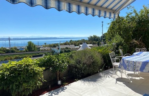 Hauterive Appartement | Appartement Maison Bleue au lac Idéalement Placé et Proche de Tout