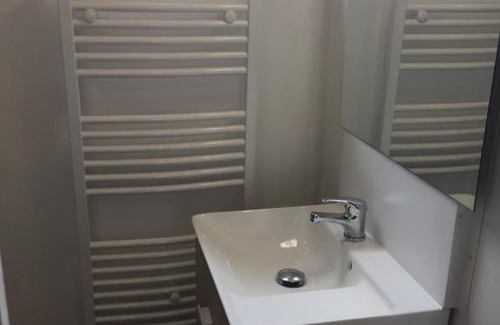 Aurillac Appartement | appartement Marie Maurel Duplex et sa pizza offerte