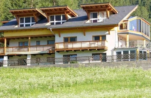 Arzl im Piztal Appartement | Appartement mit 5 Schlafzimmer - Gästehaus Falkenblick