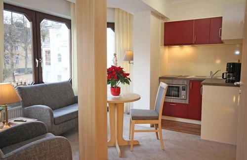 Bad Pyrmont Appartement | Appartement mit Balkon, Dusche, WC, Kat. 2/1 Raum - Ferienwohnungen Café Schneidewind Kirchstraße