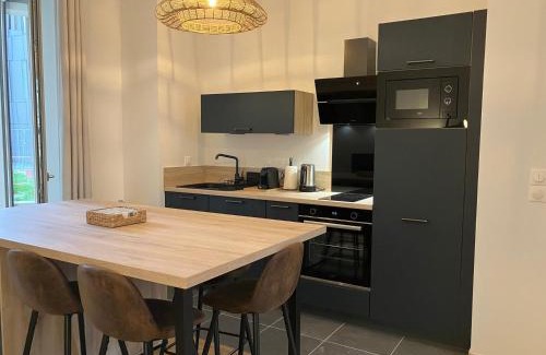 Le Palais Appartement | Appartement moderne avec terrasse près des plages - FR-1-418-258