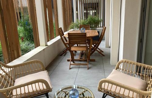 Le Palais Appartement | Appartement moderne avec terrasse près des plages - FR-1-418-258