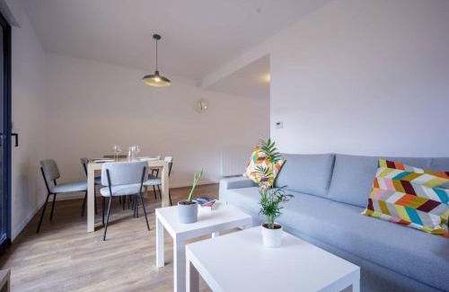 Peyragudes Appartement | Appartement Neuf à Loudenvielle - 6 pers, 2 ch, terrasse sud, proche télécabine et Balnéa - FR-1-695-12