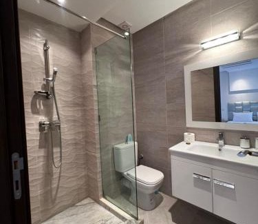 Oulad Khallouf Appartement | Appartement neuf & moderne avec clim, piscine & balcon,Proche Jemaa el-Fna & Guéliz