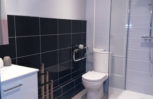 Vizille Appartement | Appartement neuf pour 6 personnes face au parc du château