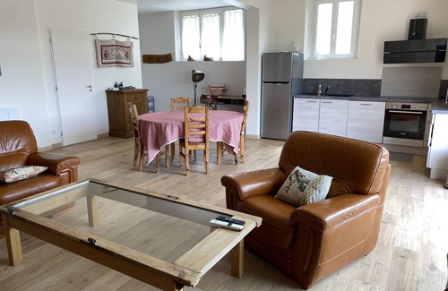 Saint-Nectaire Appartement | Appartement plein-pied, avec terrasse lumineux et spacieux, vue dégagée