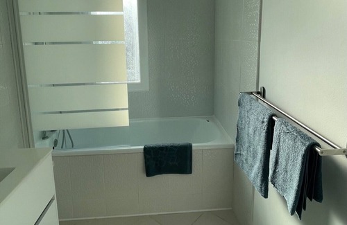 Moulin a Vent Appartement | Appartement proche centre et plages, avec une belle vue