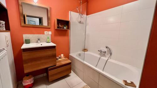 Maisieres Appartement | Appartement proche Pairi Daiza 6pers terrasse et jardin