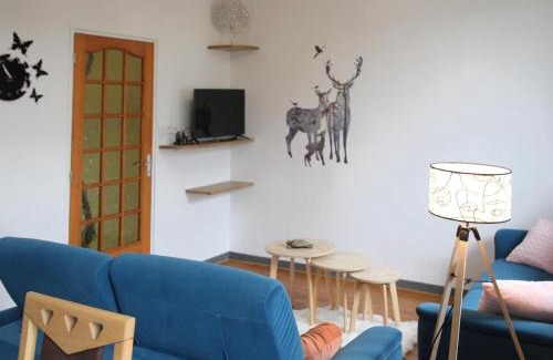 Luxeuil-les-Bains Appartement | Appartement rénové 3 chambres à Luxeuil-les-Bains - FR-1-583-398
