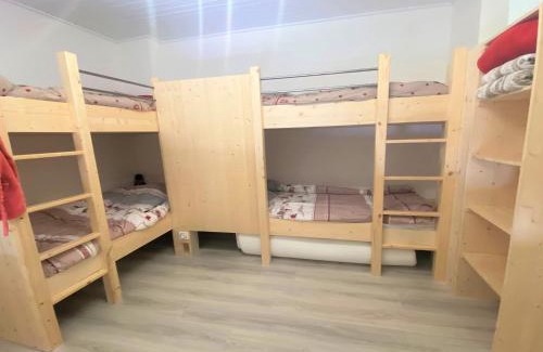 Samoens Appartement | Appartement rénové avec mezzanine et balcon au cœur de Samoëns, idéal pour famille nombreuse - FR-1-624-69