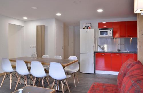 Macot-la-Plagne Appartement | Appartement rénové et chaleureux proche des pistes, 3 pièces + cabine pour 8 pers, animaux admis - FR-1-181-1922