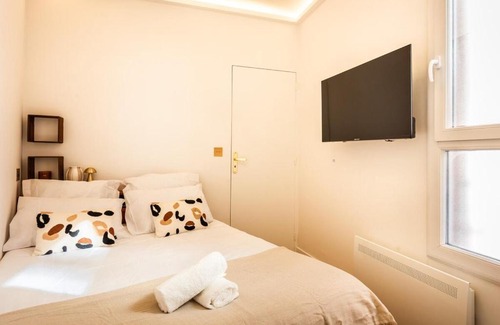 Pere Lachaise Appartement | Appartement Raffiné avec Jacuzzi et AC - 6P
