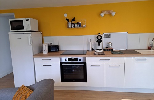 Avrille Appartement | Appartement refait à neuf tout équipé en RDC avec jardin Terrasse ,barbecue
