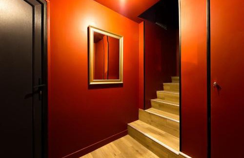 Les Gondoles Appartement | Appartement Rouge Elegance & Miroirs RER C