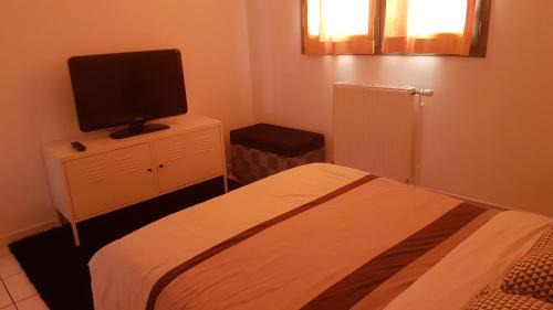 Chateau-Gontier Appartement | appartement simple entier avec cour pour 2 a 7 personnes