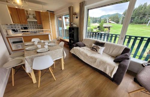 Les Gets Appartement | Appartement skis aux pieds avec piscine, rénové et confortable - FR-1-598-18