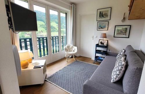 Les Gets Appartement | Appartement skis aux pieds avec piscine, rénové et confortable - FR-1-598-18