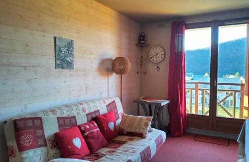Villard-de-Lans Appartement | Appartement spacieux 2 pièces avec balcon au calme - 4 à 6 personnes, proche commodités - FR-1-761-35