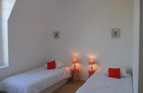 Trevol Maison | Appartement spacieux au Château avec parc arboré, proche de Villeneuve sur Allier, pour 6 pers., WiFi - FR-1-489-73