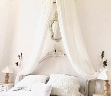 Castelnau-Valence Maison | Appartement spacieux avec deux chambres au Château