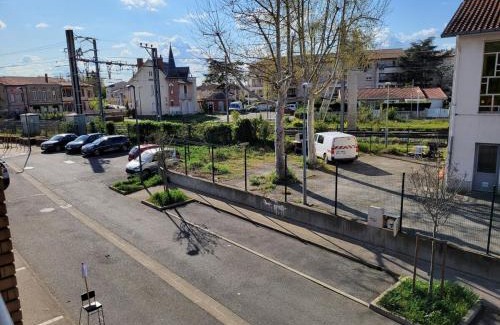 Muret Appartement | 'Appartement spacieux, ultra central-Gare et centre 1 mn a pied'