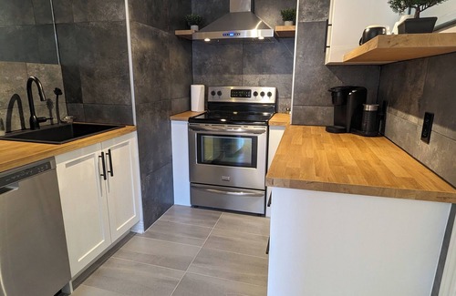 Lachenaie Appartement | Appartement Style Urbain Très Tranquille Situés a 5 min du Vieux Terrebonne