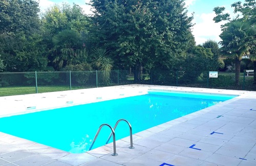 Marans Appartement | Appartement T2 - Résidence avec piscine et parc