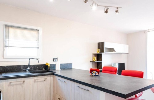 Port Rive Gauche Appartement | Appartement T3 climatisé, rénové, 3 étoiles, avec parking privé et proche du port de Gruissan - FR-1-409-164