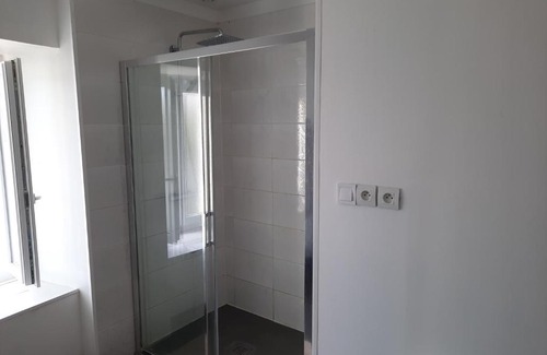 Noidans-le-Ferroux Appartement | Appartement très spacieux 4 chambres 6 couchages