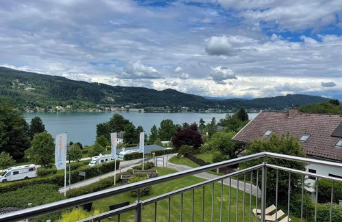 Schiefling am See Maison | Appartment with stunning views of Lake Wörthersee
