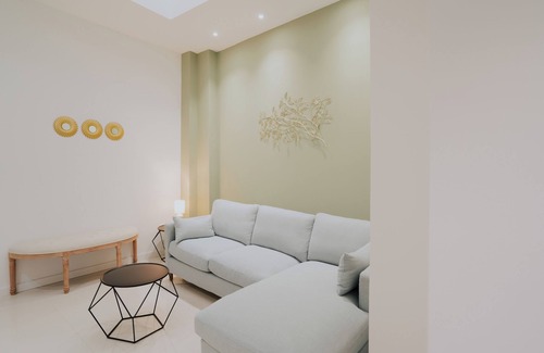 Valenciennes Appartement | AppartSpa59: Suite Tentation Balnéo Sauna (Secret Room optional)