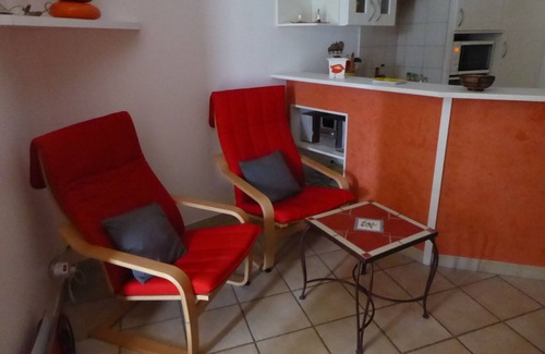 La Farlede Maison | ANNEXE DE VILLA INDEPENDANTE CLIMATISEE AVEC PISCINE ET JARDIN