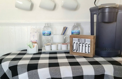 Rochester Cottage | Apple Blossom Cottage // 2 Miles from Downtown ~ 10 Min to Mayo