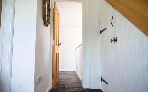 Manningford Bruce Maison | Applecott - 2 bedroom Thatched cottage close to Stonehenge