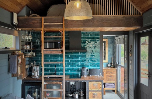 Huon Valley Cabine | Appledore - Cabin in the Valley