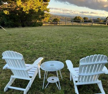 Robertson Maison | Applegarth Cottage - Whole House On 5 Acres