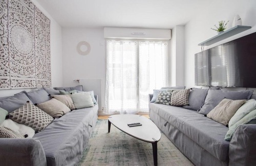 Rigollots Appartement | Appt 4 pers dans un immeuble neuf avec jardin WIFI direction Paris