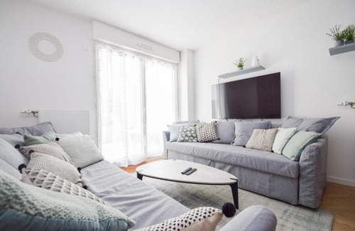 Rigollots Appartement | Appt 4 pers dans un immeuble neuf avec jardin WIFI direction Paris