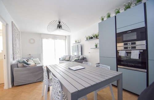 Rigollots Appartement | Appt 4 pers dans un immeuble neuf avec jardin WIFI direction Paris