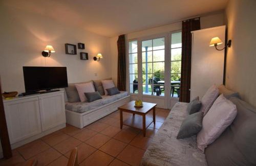Marciac Appartement | Appt HAMEAU DU LAC avec piscine et vue sur le lac