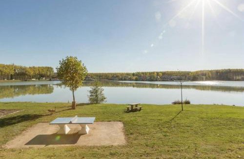 Marciac Appartement | Appt HAMEAU DU LAC avec piscine et vue sur le lac