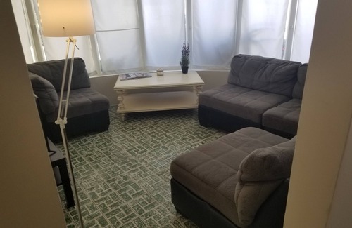 Santurce Maison | Près de tout et alimenté avec générateur d'électricité et citerne d'eau.