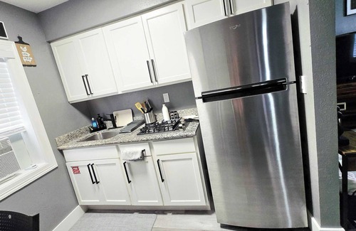 Baytown Appartement | APT#2 Quiet comfortable place near chemical plants