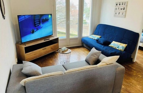 Besancon Appartement | Apt,54m2, refait à NEUF, WIFI, 3 couchages ++