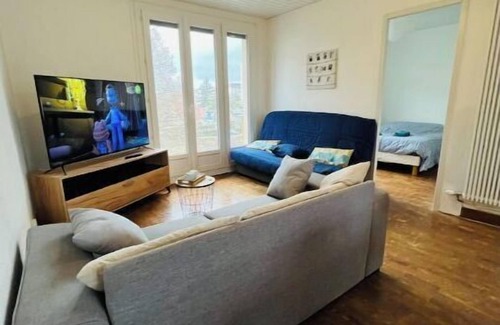 Besancon Appartement | Apt,54m2, refait à NEUF, WIFI, 3 couchages ++