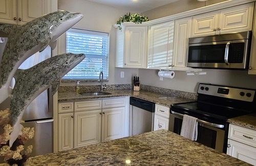 Pompano Beach Villa | Beauté du bloc de plage, entièrement mise à jour. Tout ce dont vous aurez besoin pour de bonnes vacances.