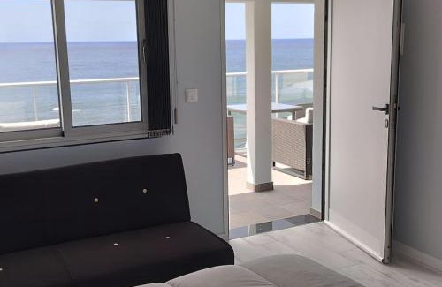 Prazeres Appartement | Apt 'A Gaioa' in 'The Cliff Coast Accomodation'