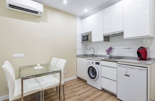Trafalgar Appartement | Apt. Centre ville-Wifi AC / Chauffage
