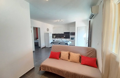 Galeria Appartement | Appart piscine chauffée, wifi, 2 chambres, clim, 7 min plage 1 min rivière