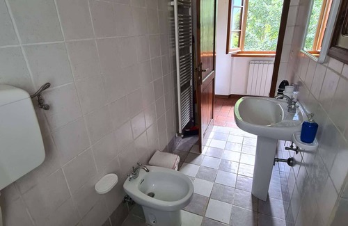 Camucia Appartement | Appart. climatisé près de Cortona, piscine, jardin & belles vues sur la campagne